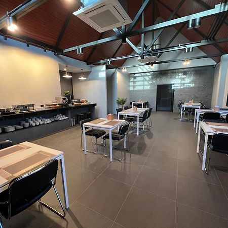The Hub Suratthanl Сурат-Тхані Екстер'єр фото